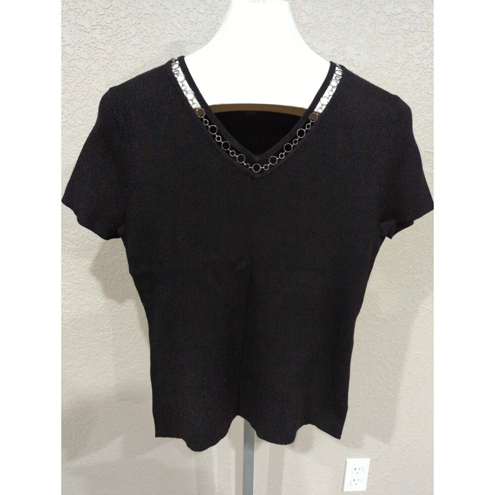 Womens R Q T Black Ribbed Short Sleeve V Neck Sweater L Metal Accent Neckline